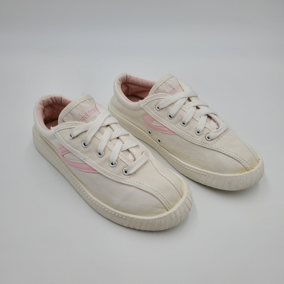 💲SOLD💲Tretorn Girls Nylite Plus Textile Retro Fashion Style Sneaker Shoes - Picture 2 of 11